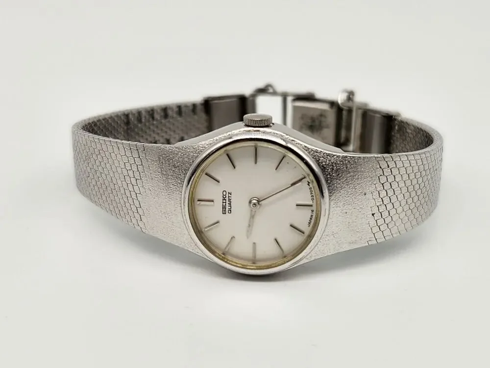 Ladies Seiko Quartz Watch Safety Chain Silver Tone 16-0079 Vintage - Not Working